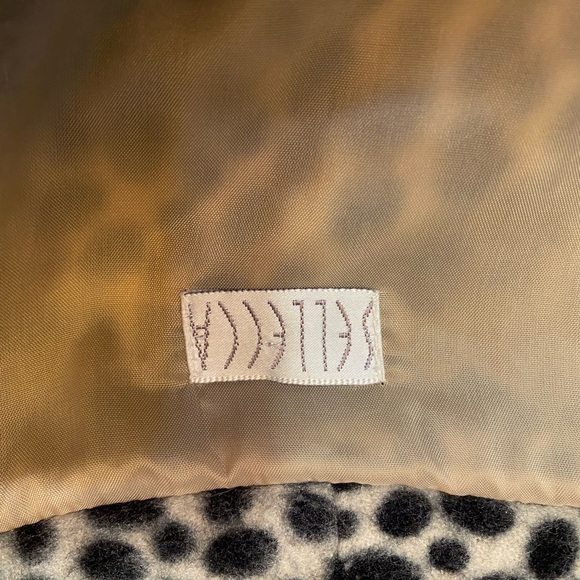 SELLECCA Fuzzy Teddy Bear Spotted Coat - Picture 16 of 16